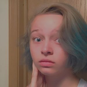 Meet your Posher, Becca